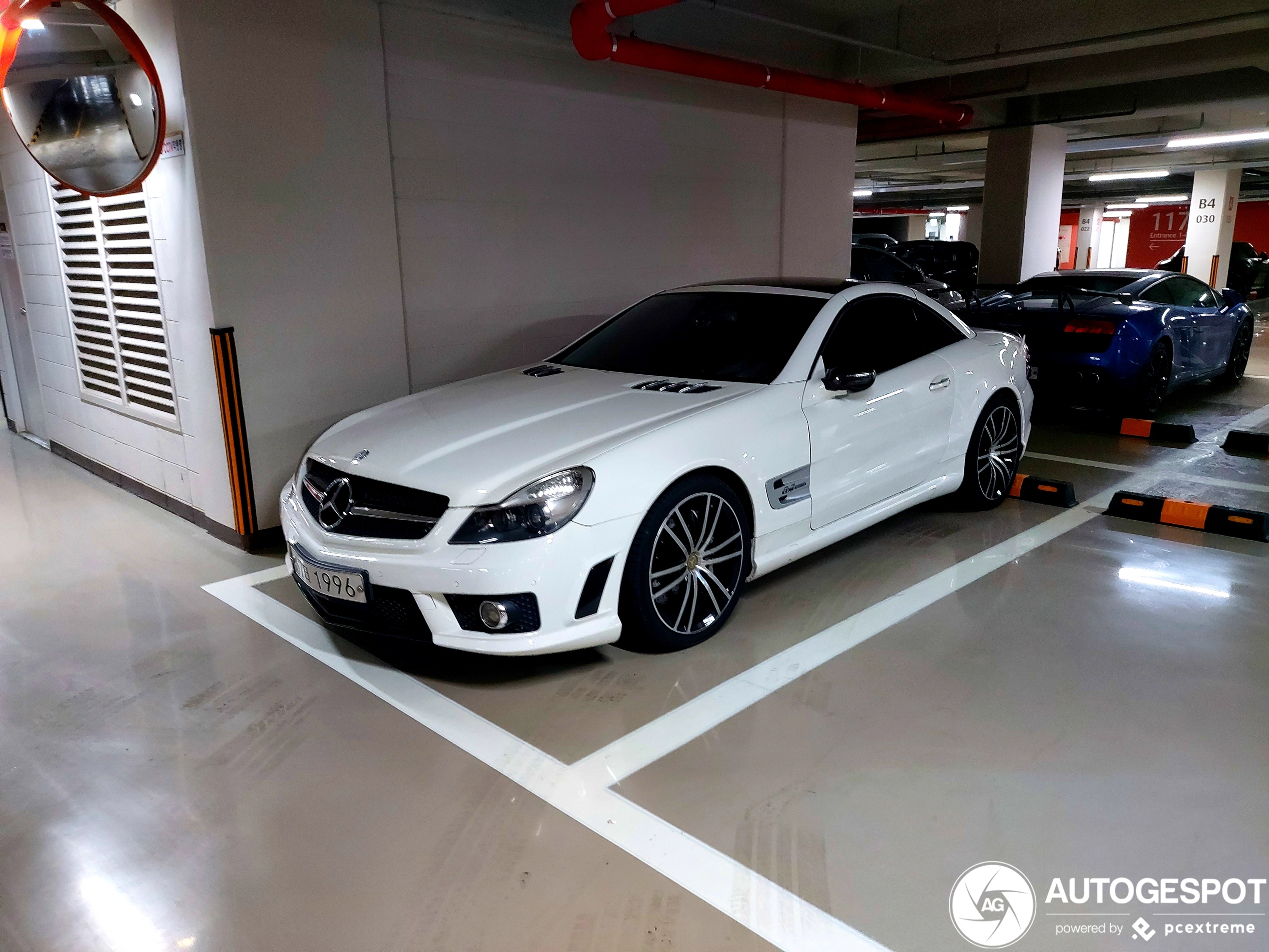 Mercedes-Benz SL 63 AMG