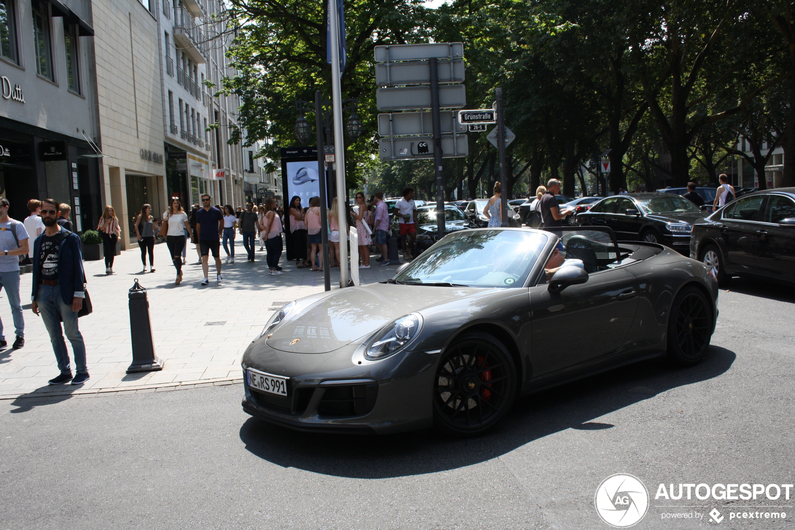 Porsche 991 Carrera 4 GTS Cabriolet MkII