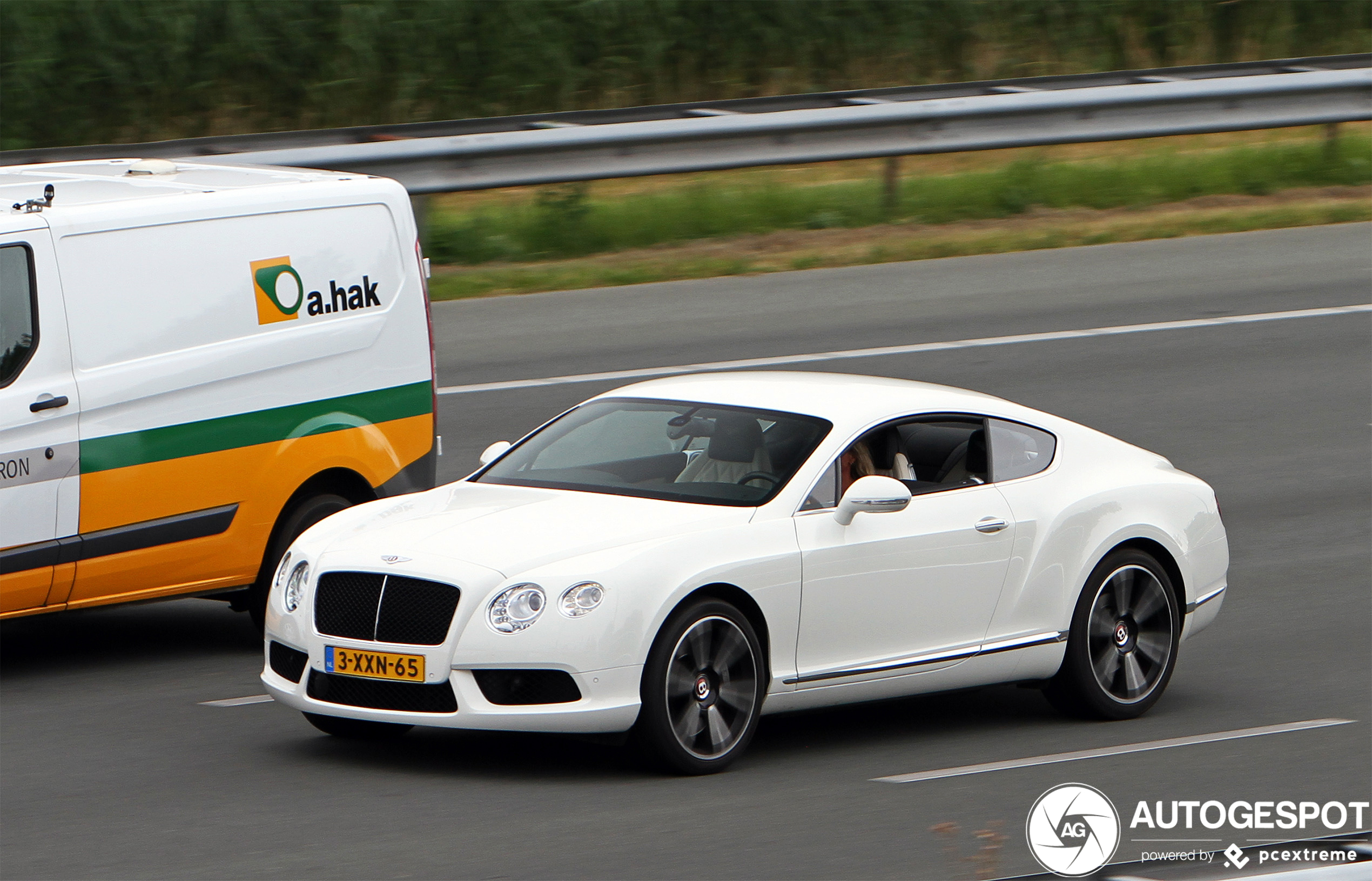 Bentley Continental GT V8