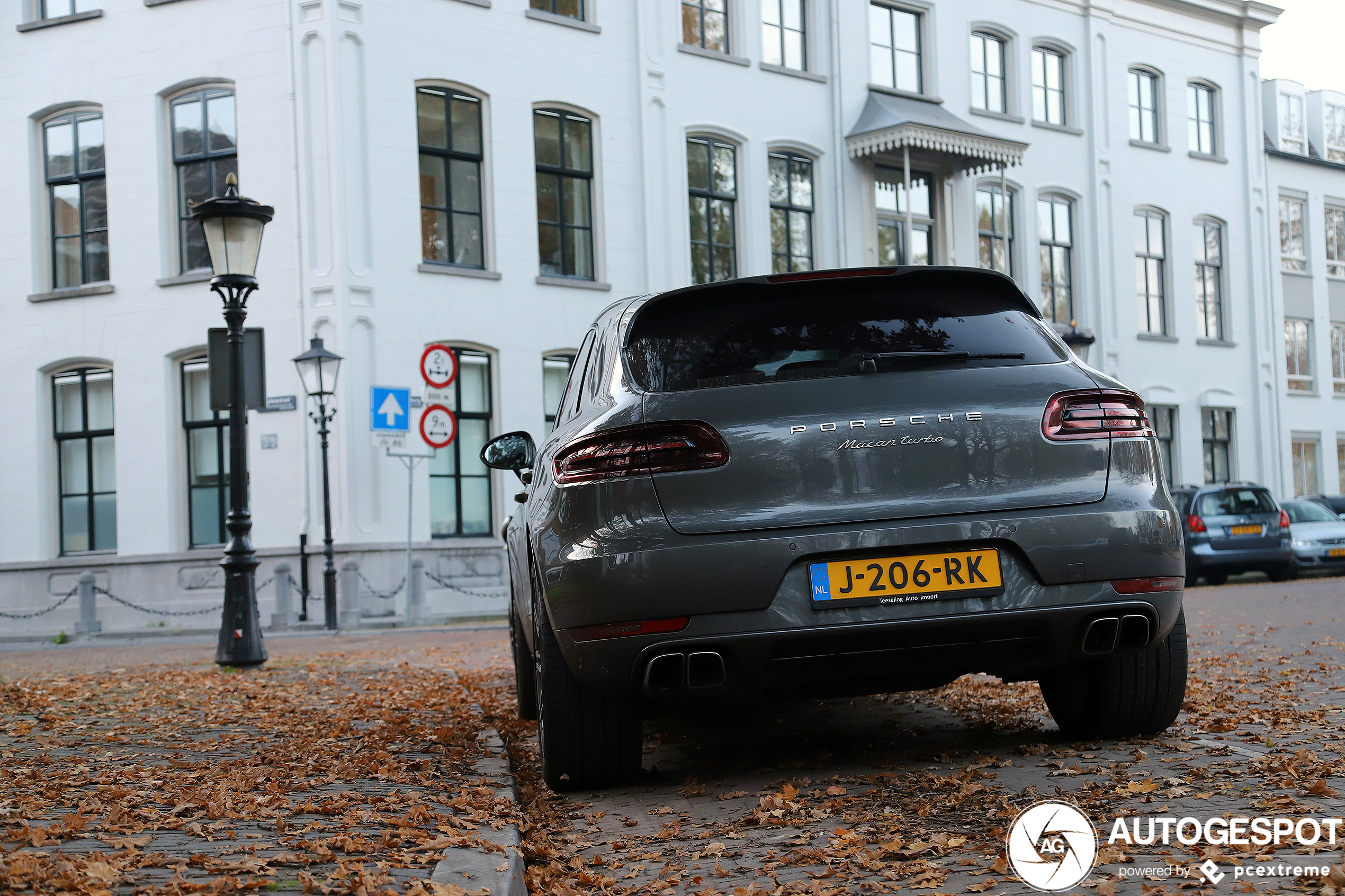 Porsche 95B Macan Turbo