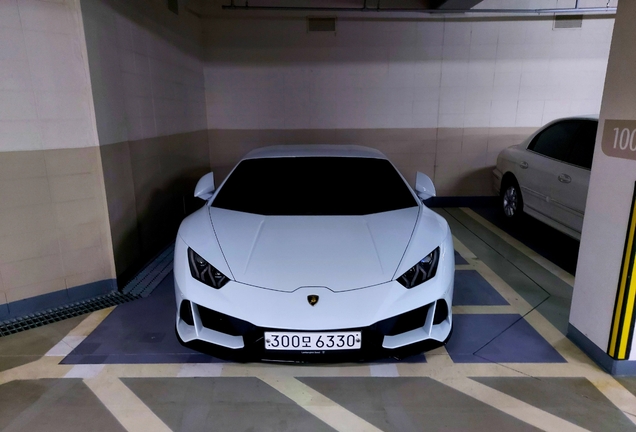 Lamborghini Huracán LP640-4 EVO