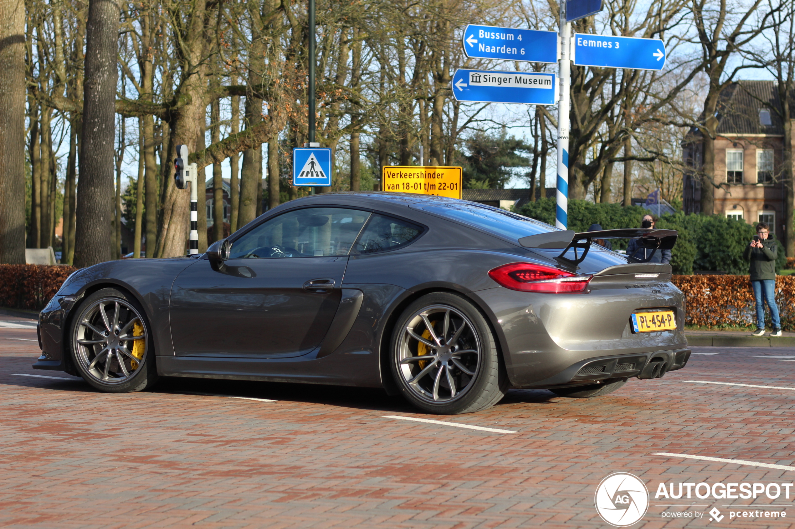 Porsche 981 Cayman GT4