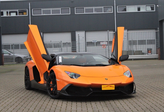 Lamborghini Aventador LP700-4 Roadster