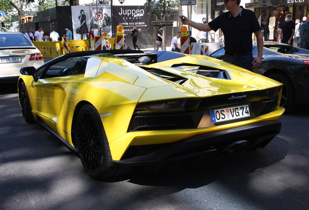 Lamborghini Aventador S LP740-4 Roadster