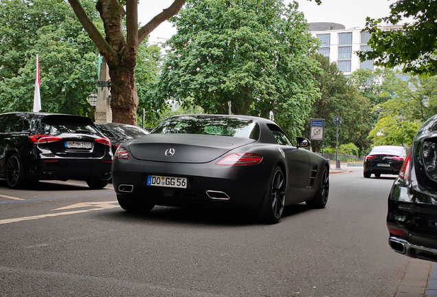 Mercedes-Benz SLS AMG