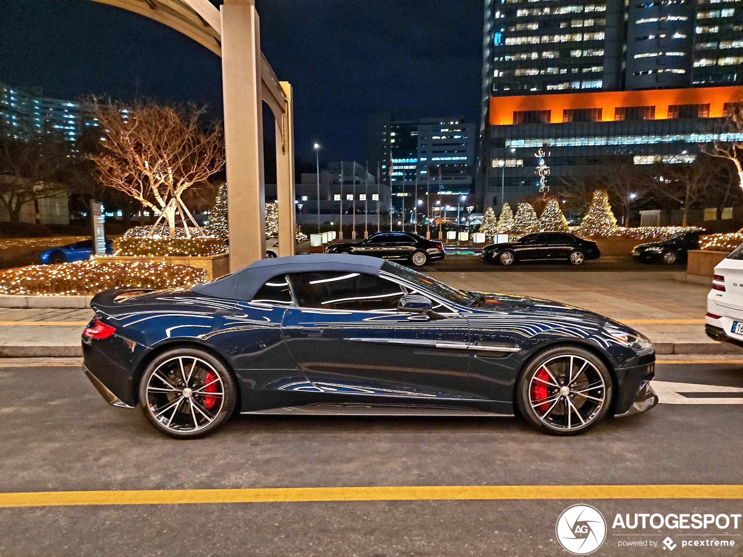 Aston Martin Vanquish Volante