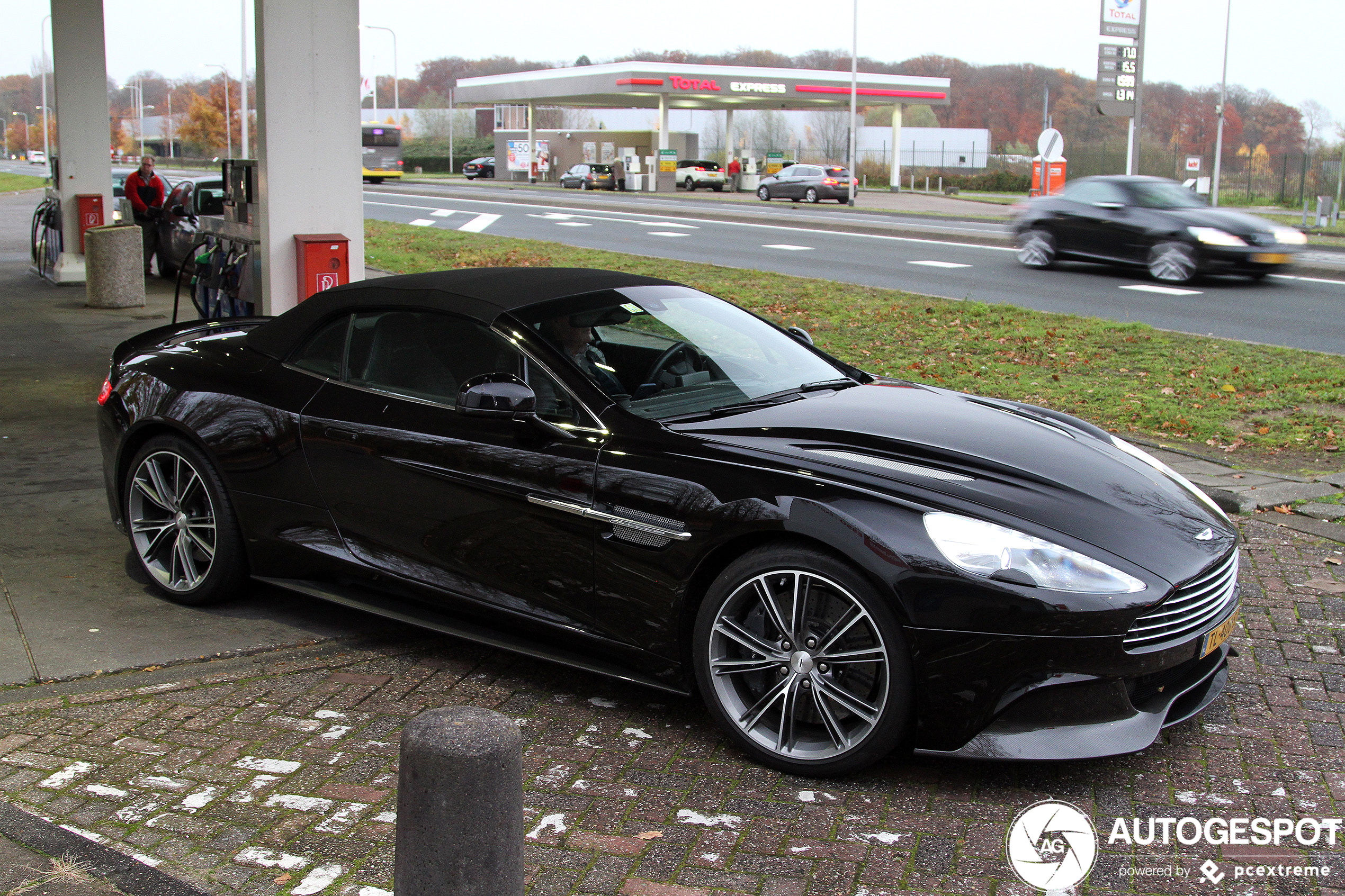 Aston Martin Vanquish Volante