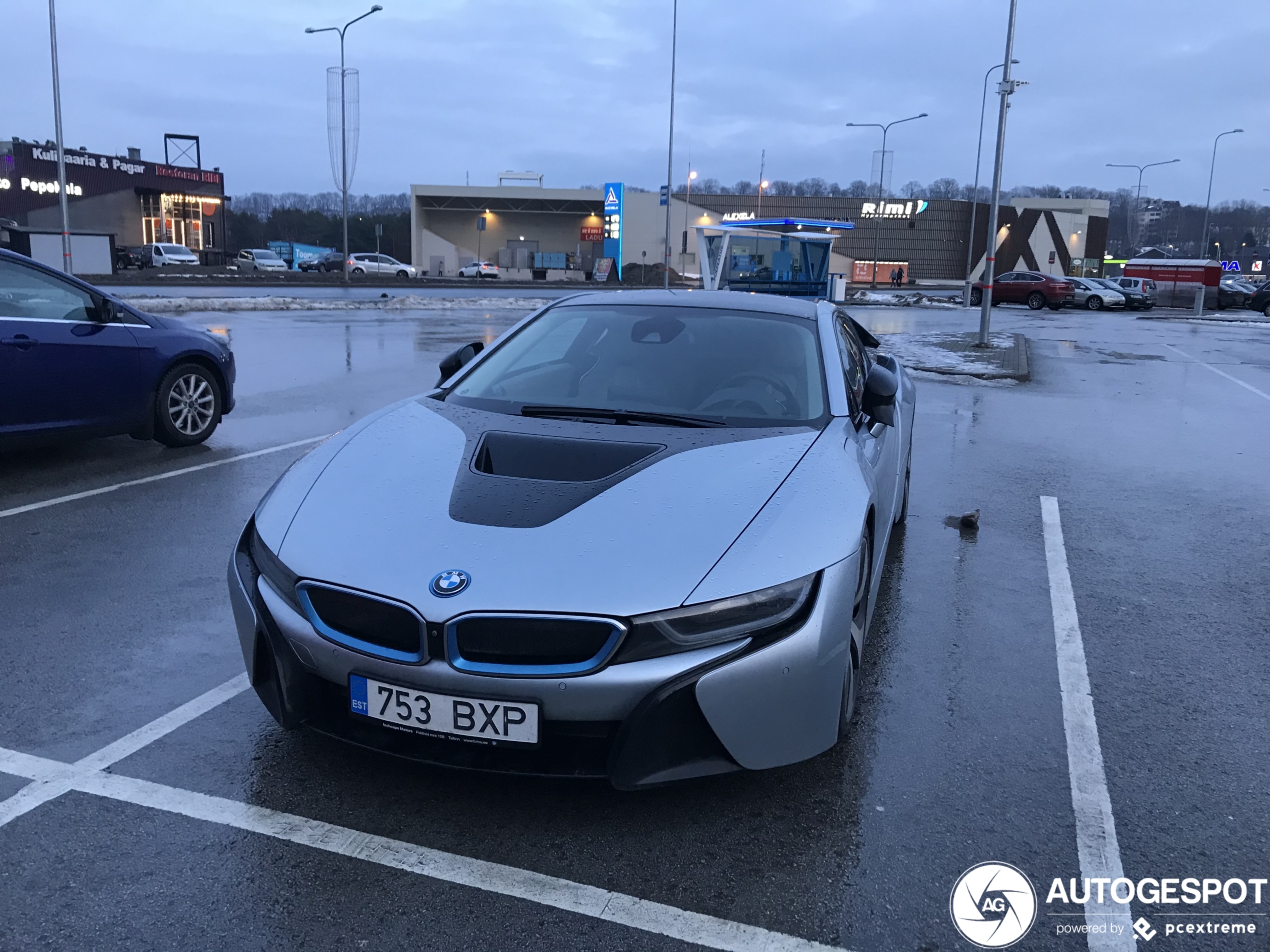 BMW i8