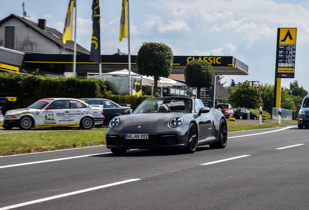 Porsche 992 Carrera 4S Cabriolet