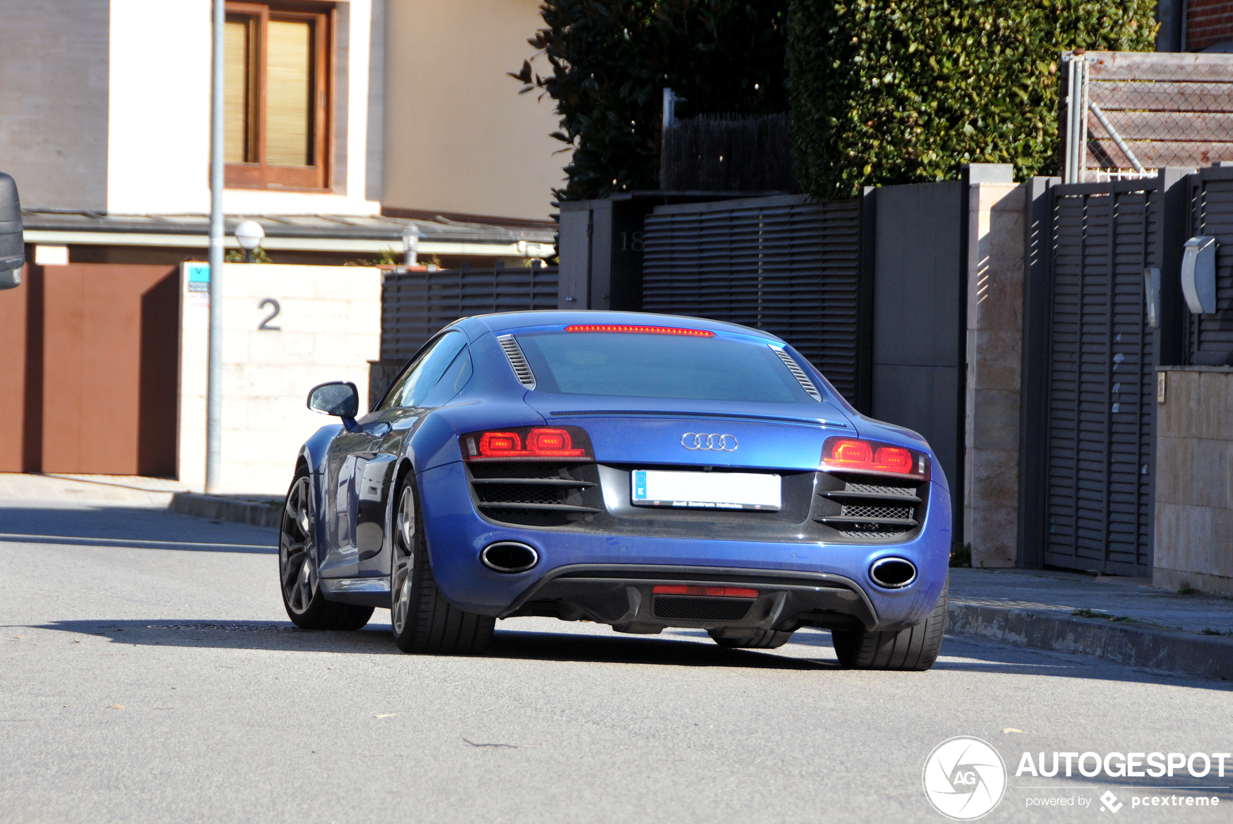 Audi R8 V10