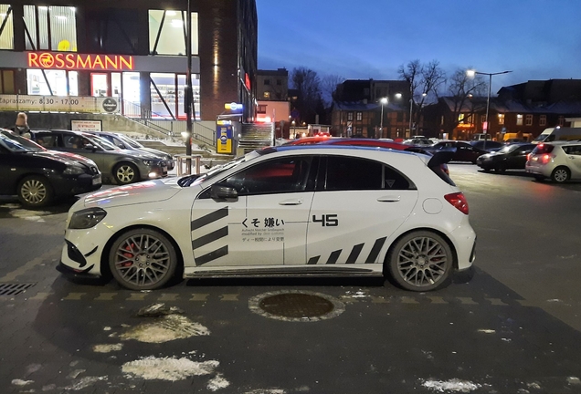 Mercedes-AMG A 45 W176 2015