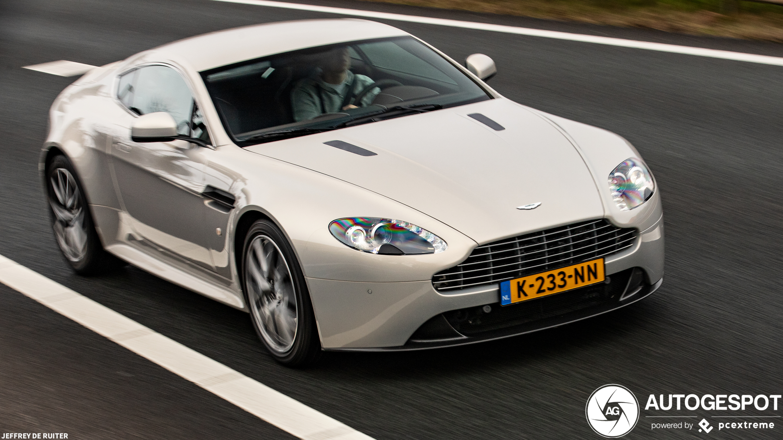 Aston Martin V8 Vantage S