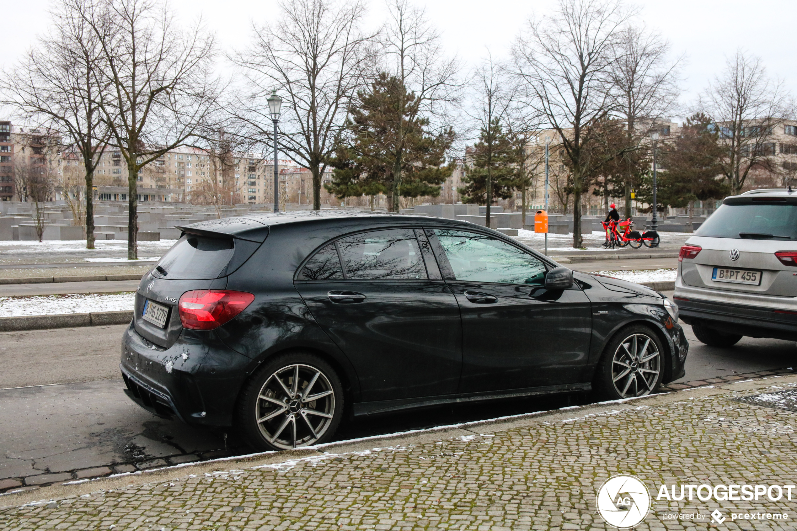 Mercedes-AMG A 45 W176 2015