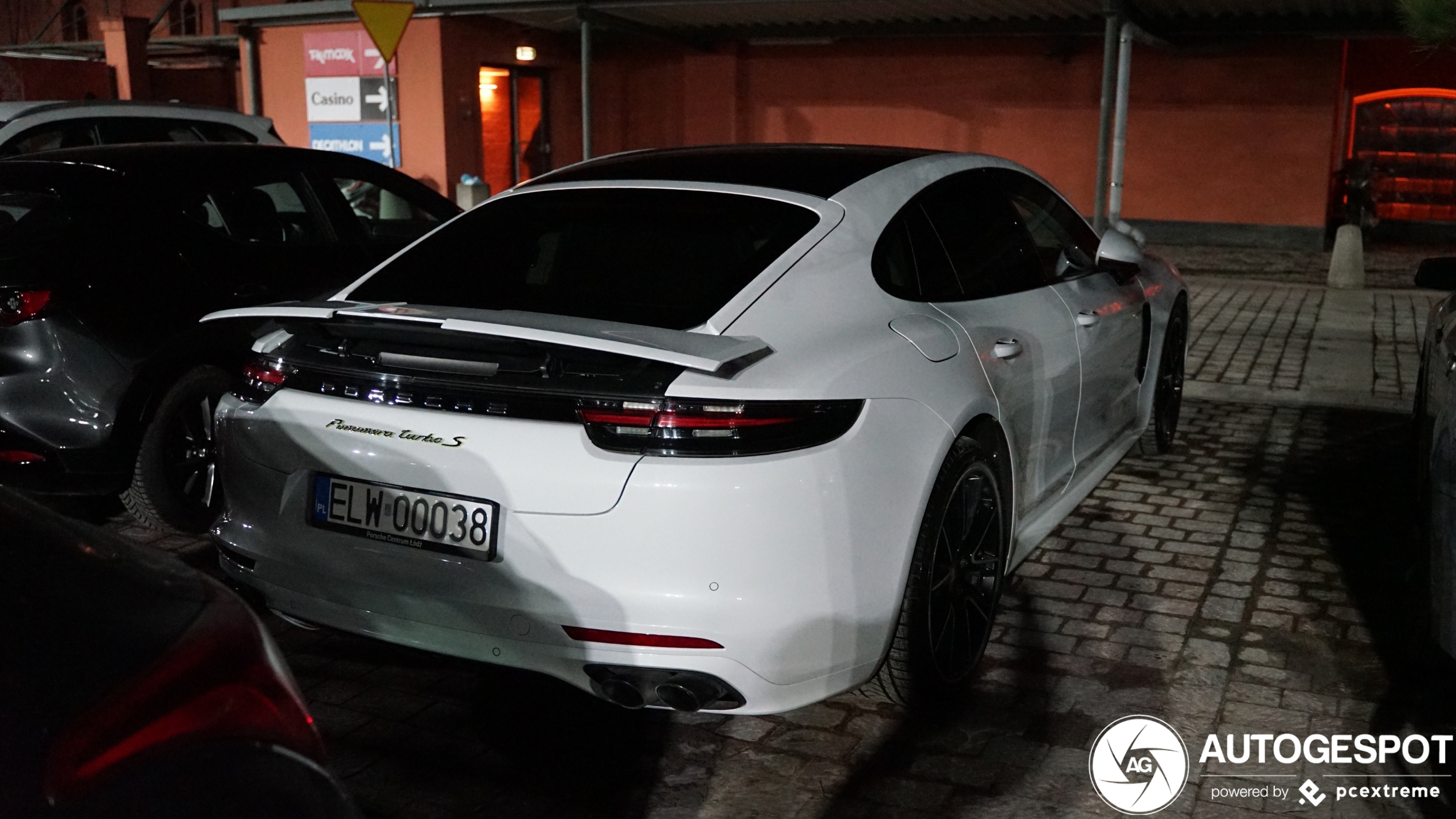 Porsche 971 Panamera Turbo S E-Hybrid