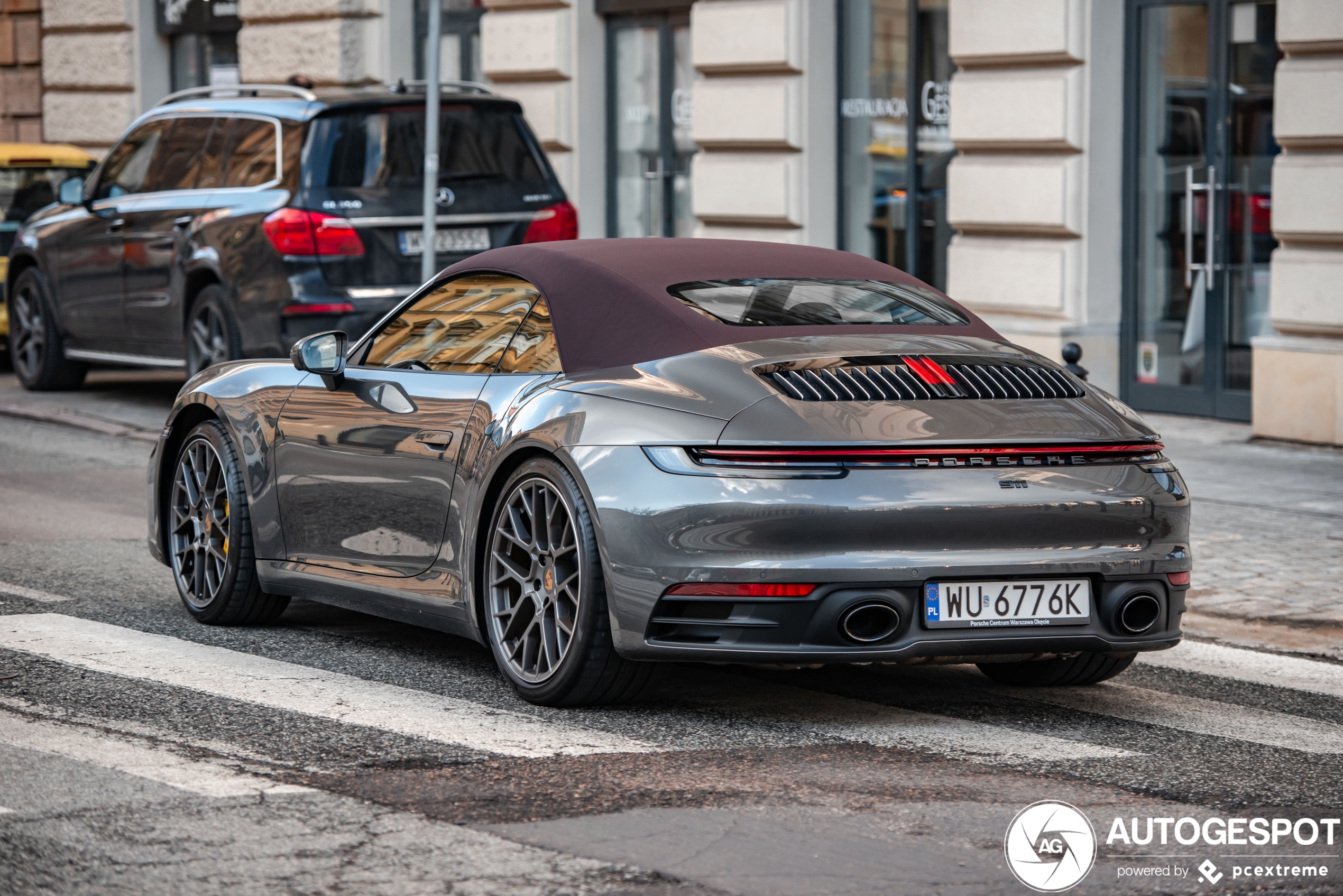 Porsche 992 Carrera 4S Cabriolet