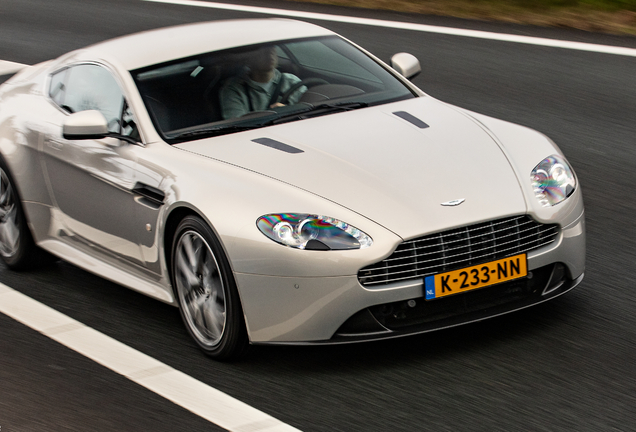 Aston Martin V8 Vantage S