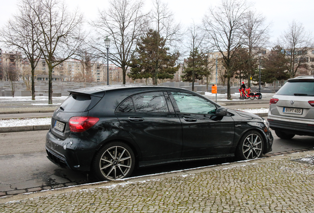 Mercedes-AMG A 45 W176 2015
