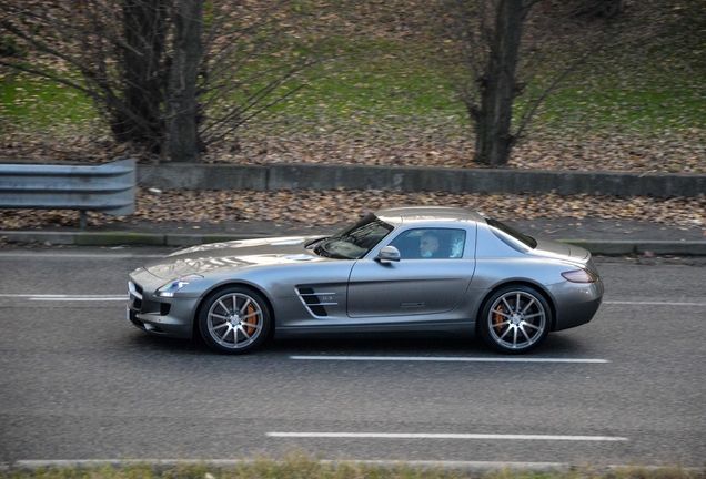 Mercedes-Benz SLS AMG