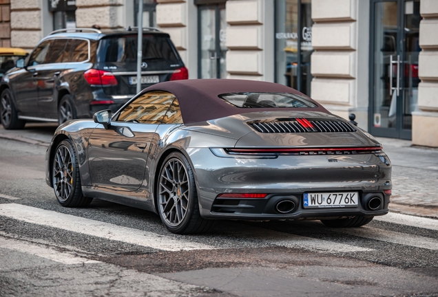 Porsche 992 Carrera 4S Cabriolet