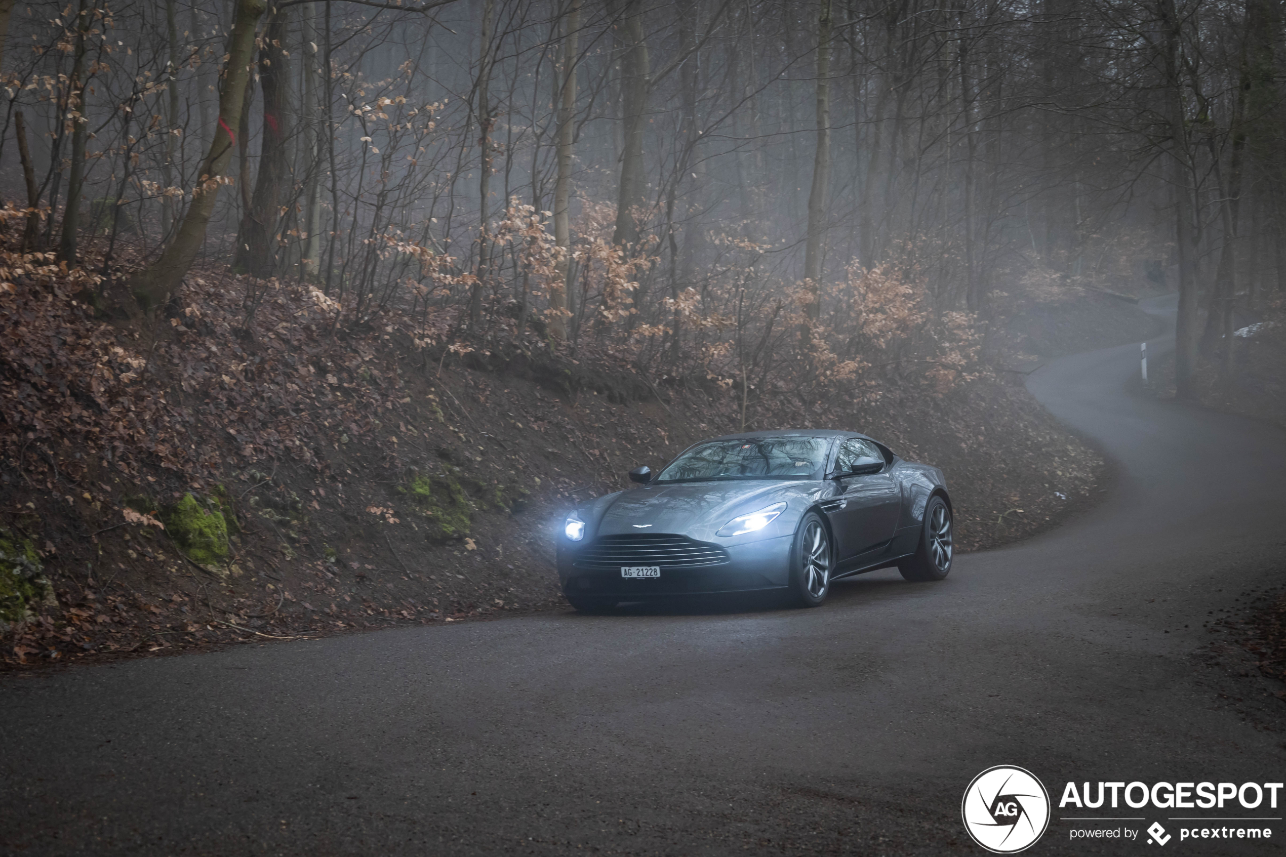 Aston Martin DB11 V8