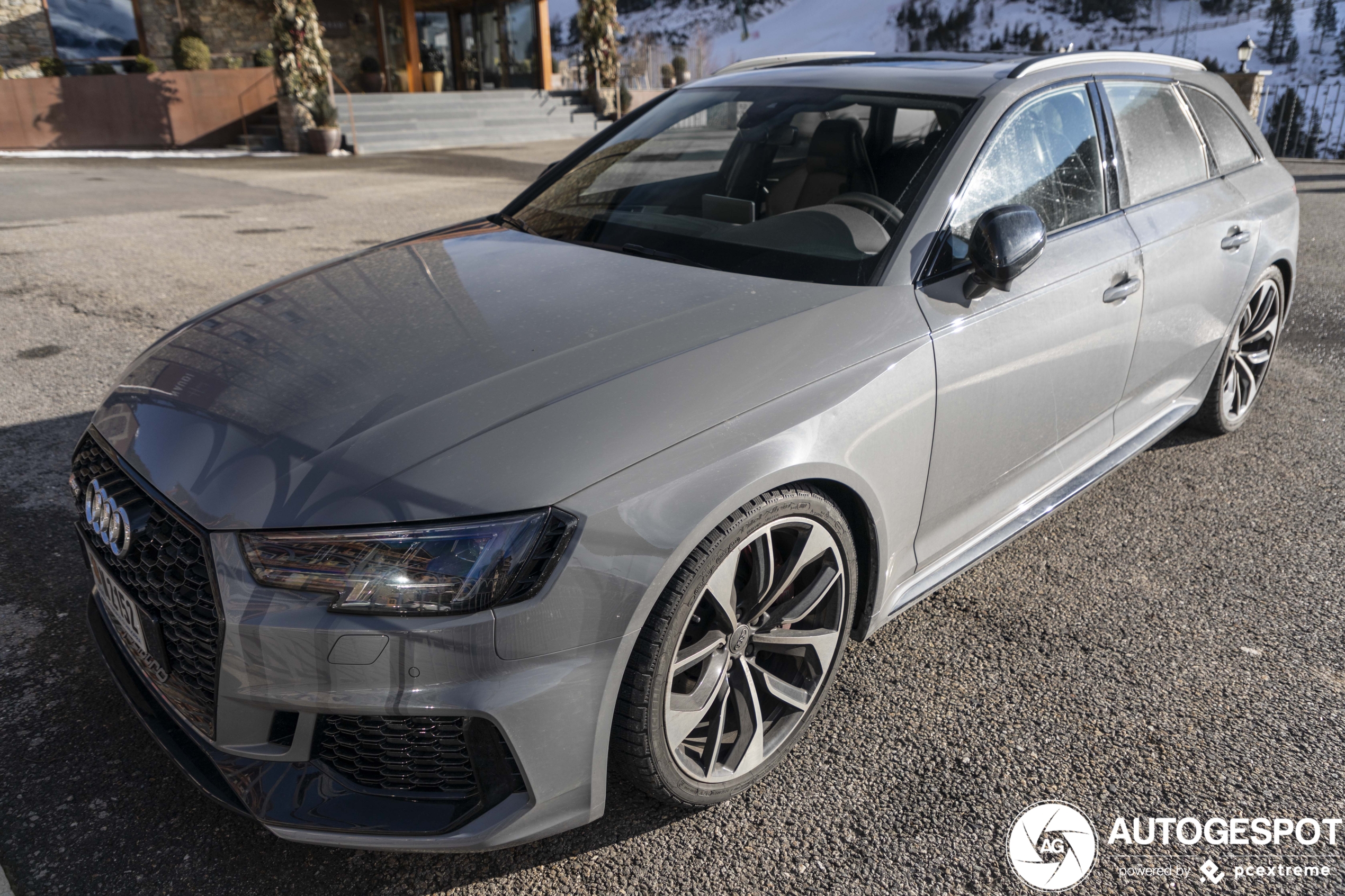 Audi RS4 Avant B9