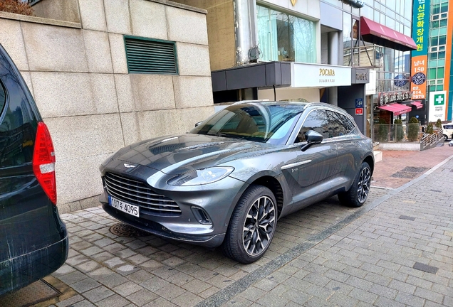 Aston Martin DBX