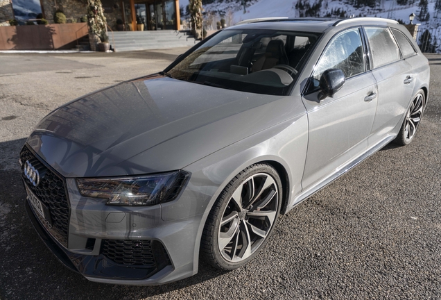 Audi RS4 Avant B9