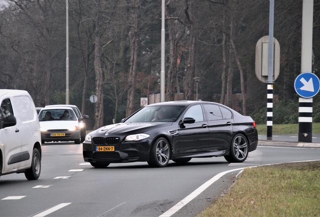 BMW M5 F10 2011