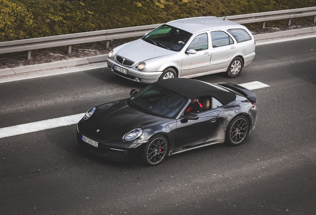 Porsche 992 Carrera 4S Cabriolet