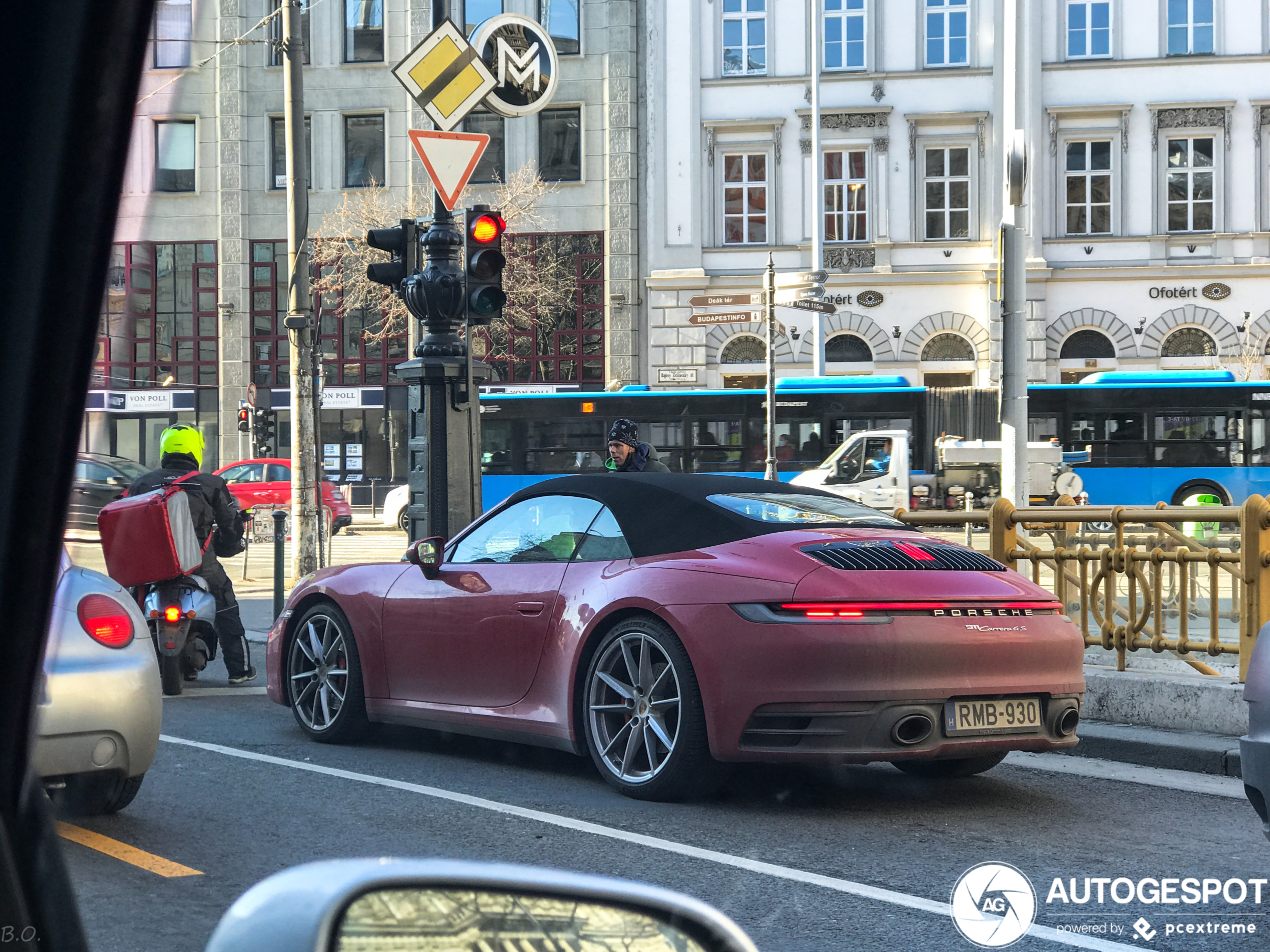 Porsche 992 Carrera 4S Cabriolet