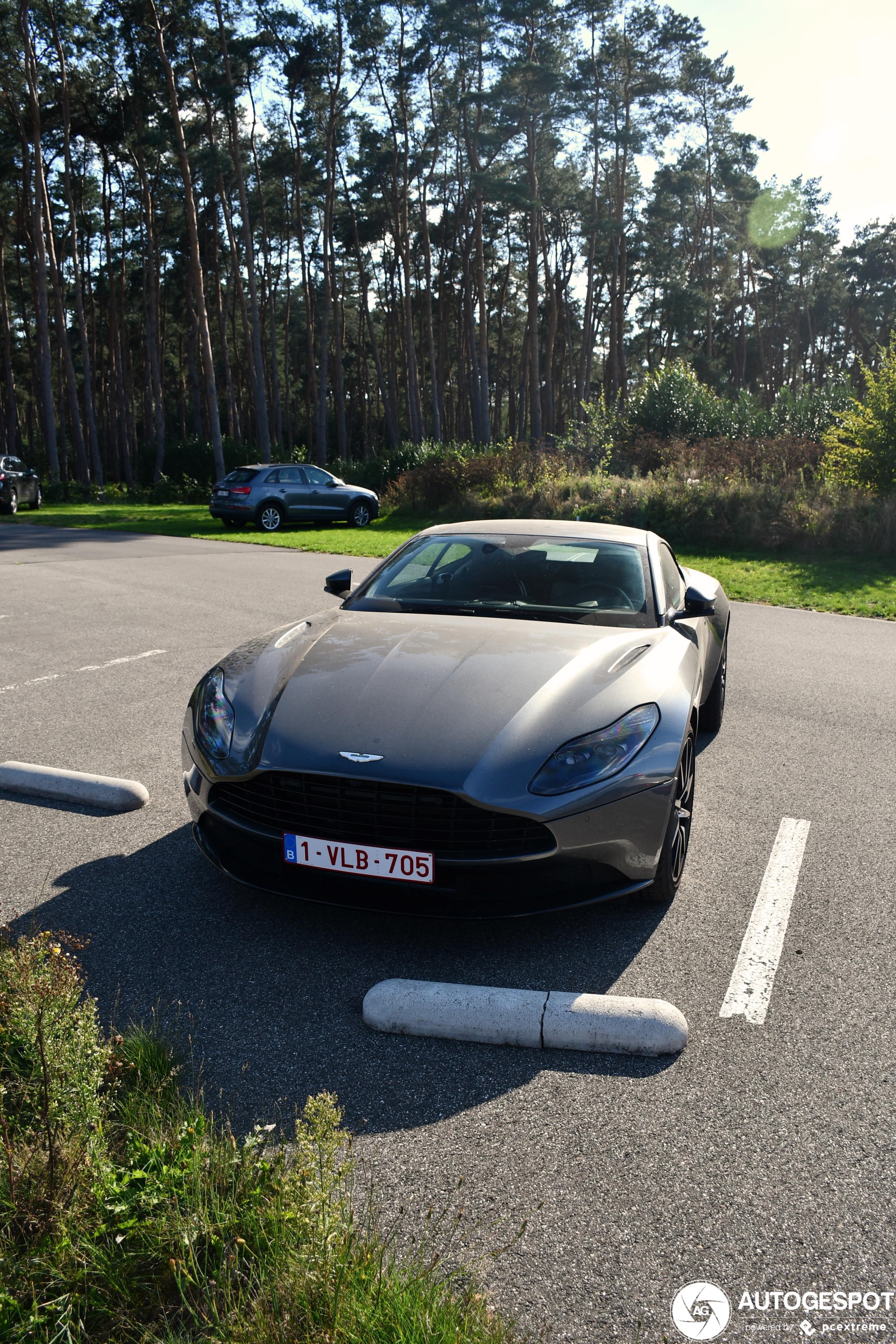 Aston Martin DB11 V8