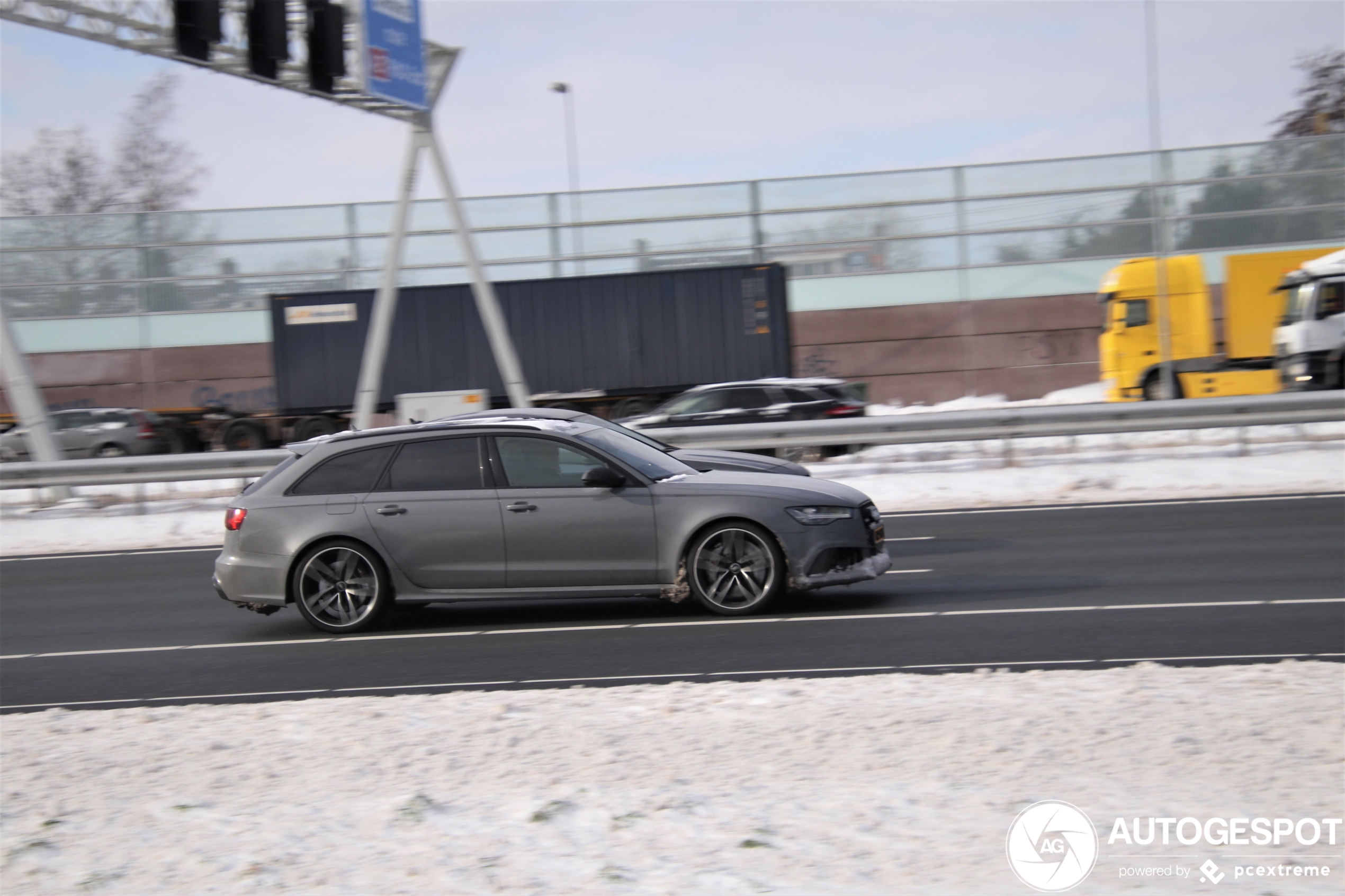 Audi RS6 Avant C7 2015