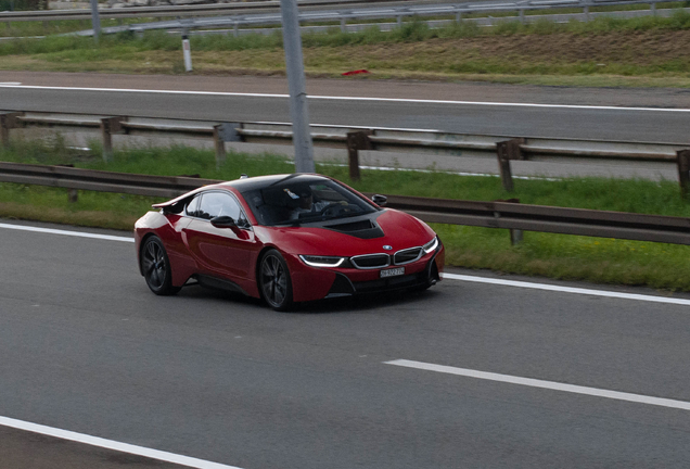 BMW i8 Protonic Red Edition