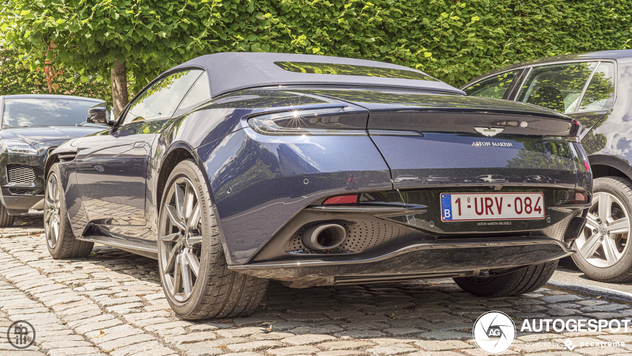 Aston Martin DB11 V8 Volante