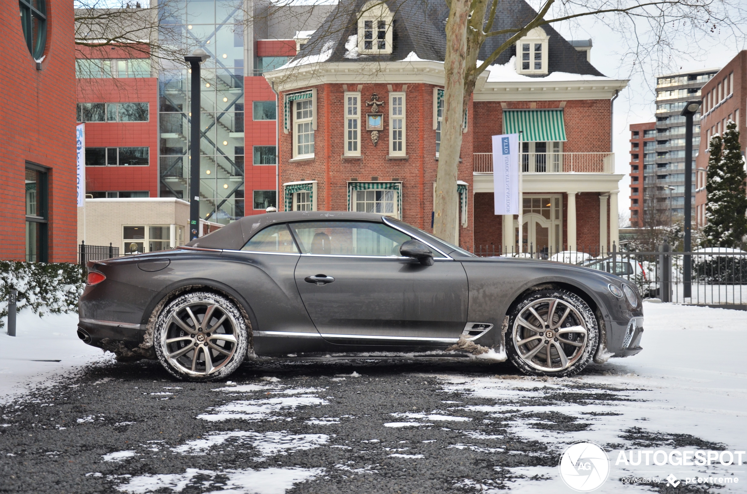 Bentley Continental GTC 2019