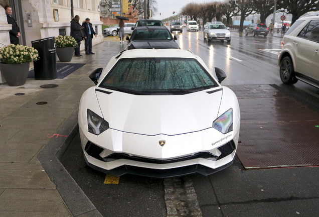 Lamborghini Aventador S LP740-4