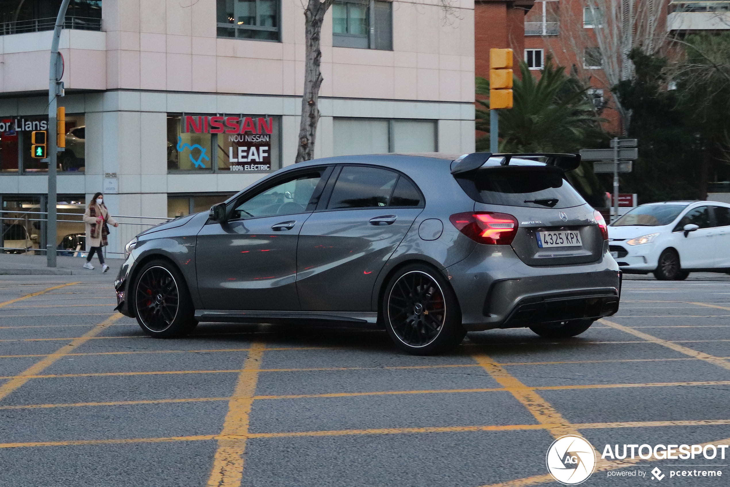 Mercedes-AMG A 45 W176 2015