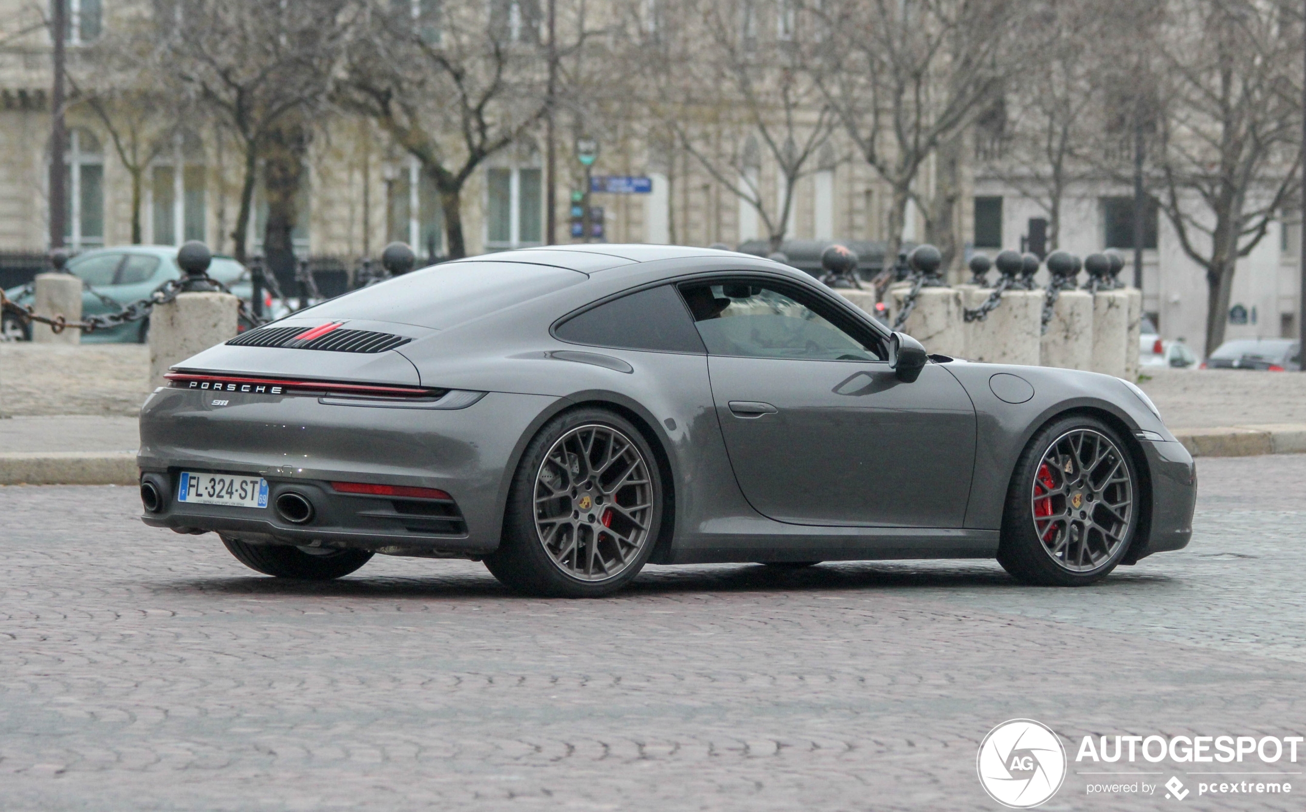 Porsche 992 Carrera 4S