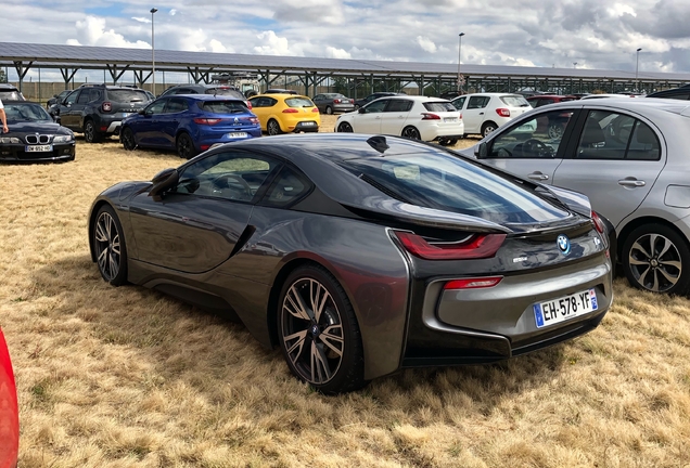 BMW i8