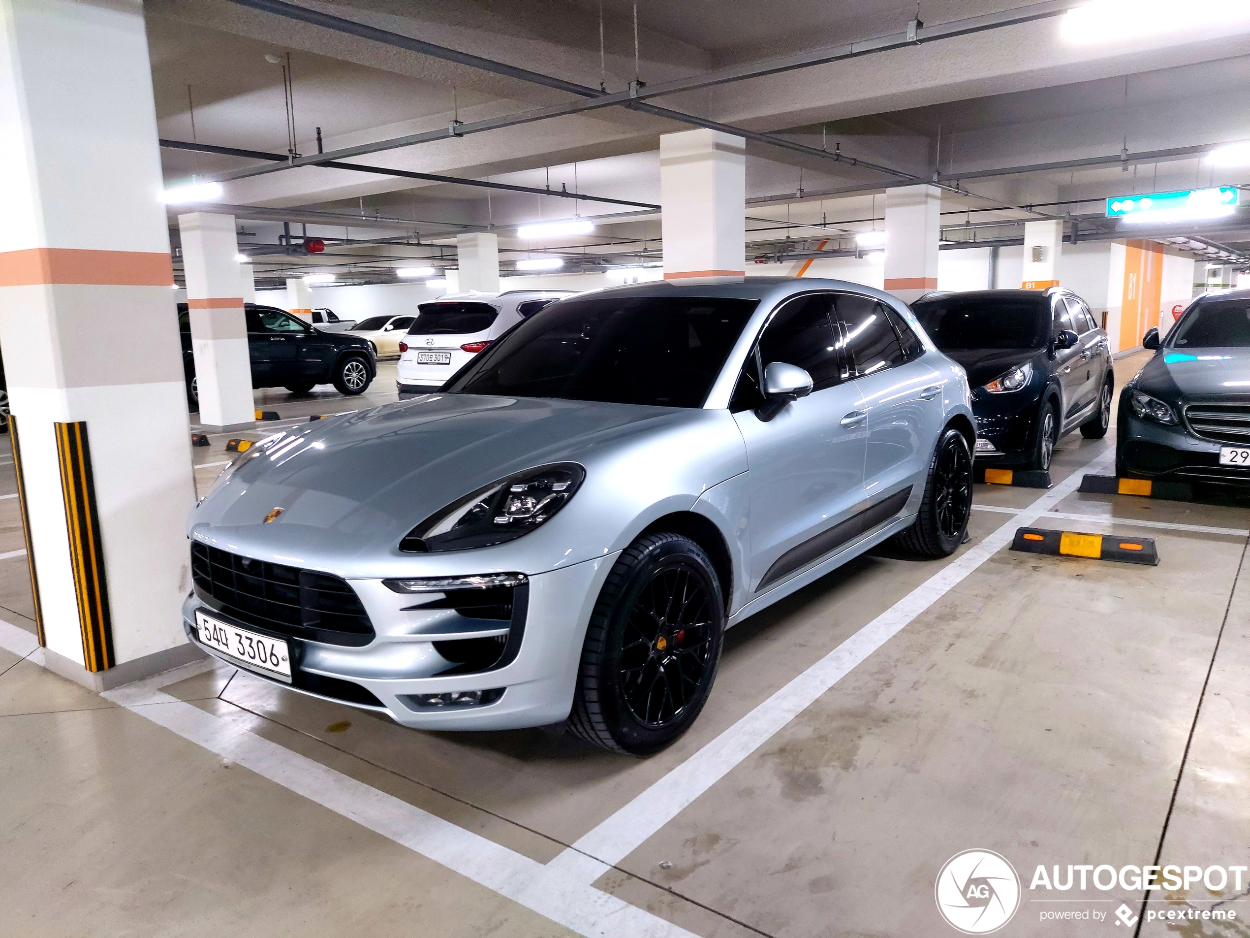 Porsche 95B Macan GTS