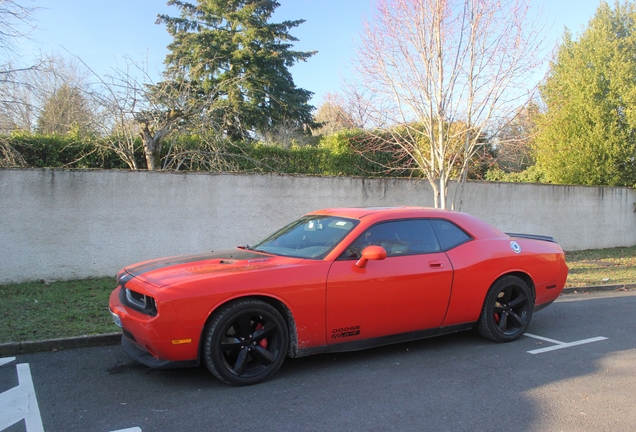 Dodge Challenger SRT-8