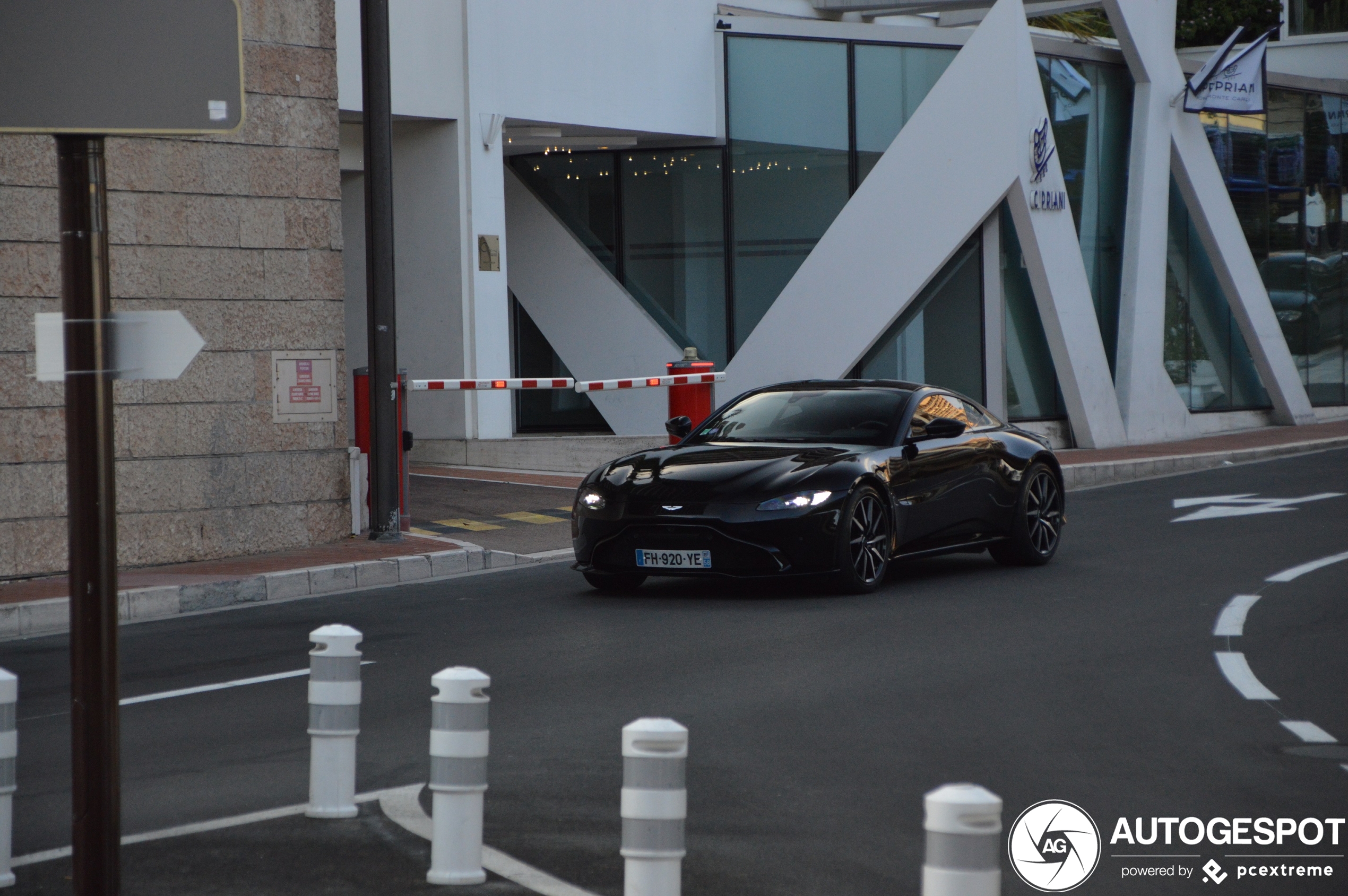 Aston Martin V8 Vantage 2018