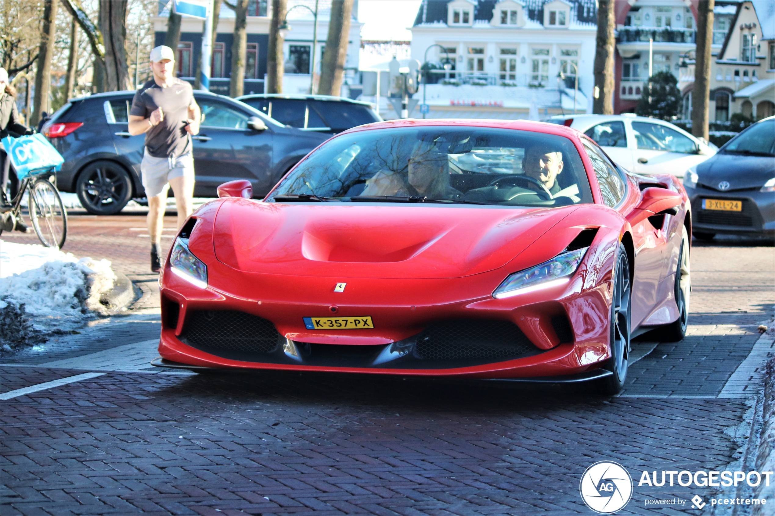 Deze gloednieuwe Ferrari was een gewild object dit weekend