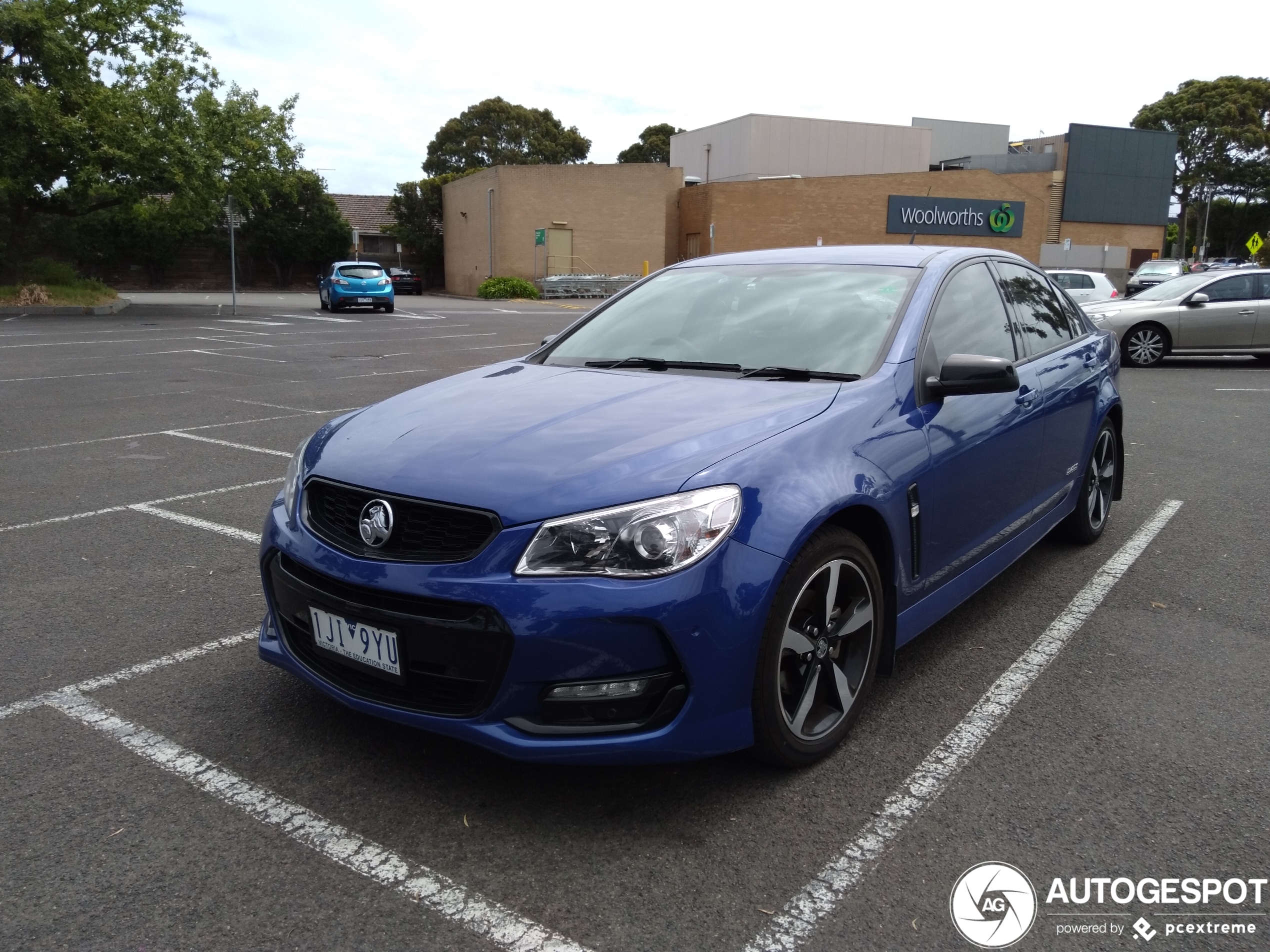 Holden VF Series II Commodore SV6 Black Edition