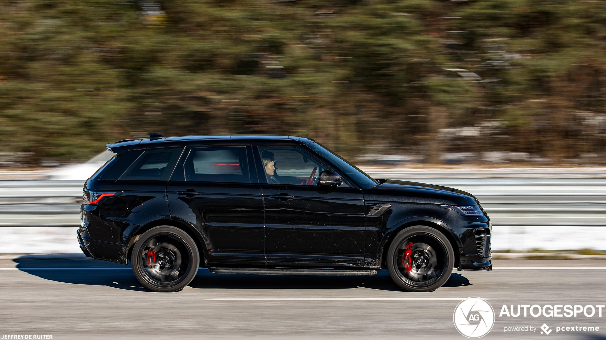 Land Rover Urban Range Rover Sport SVR 2018