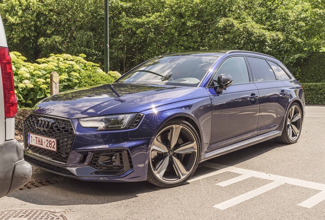 Audi RS4 Avant B9