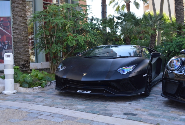 Lamborghini Aventador S LP740-4 Roadster