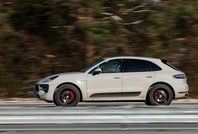 Porsche 95B Macan GTS MkII