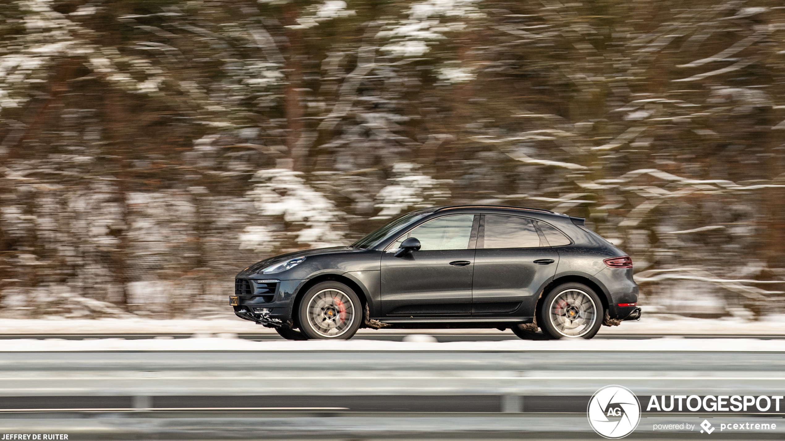 Porsche 95B Macan GTS