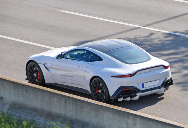 Aston Martin V8 Vantage 2018